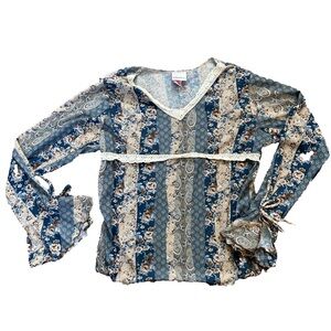 Vtg Made in USA Floral Bell Flare Sleeve Babydoll Top